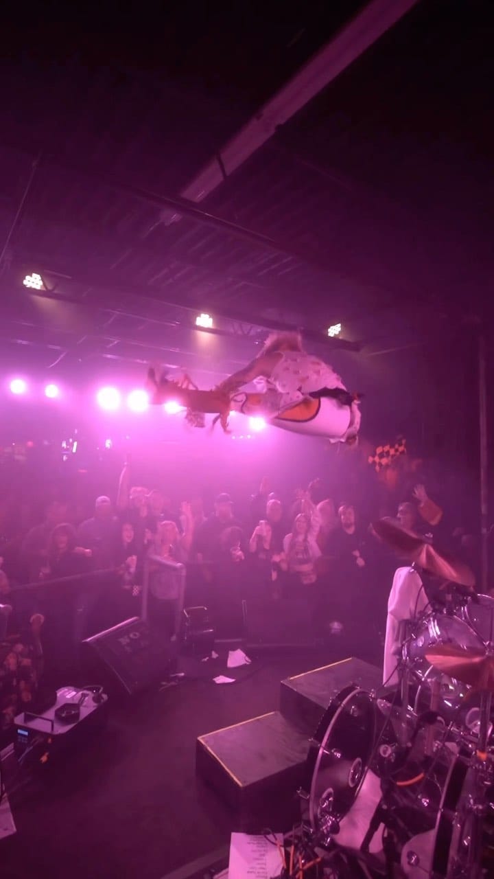 Post 10 by JUMP on Instagram (video)