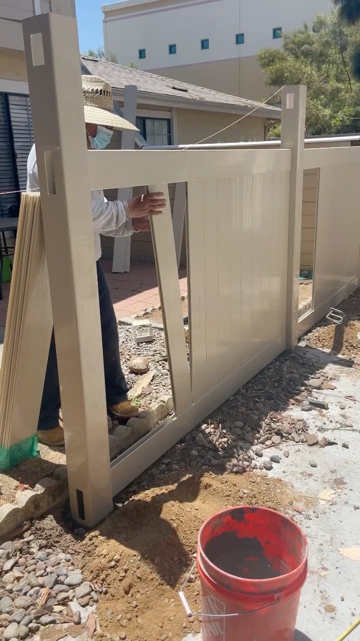 Post 10 by Vinyl Pro Fence on Instagram (video)