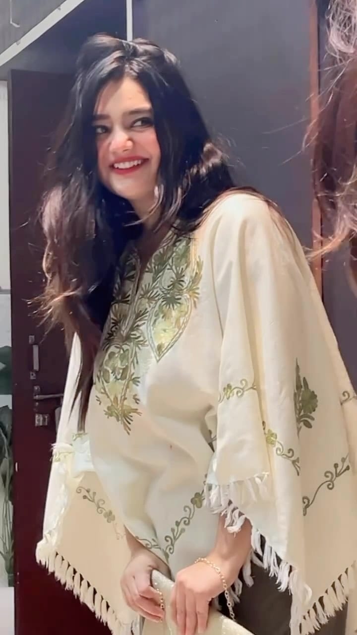 Post 9 by Sakshi Thakur on Instagram (video)
