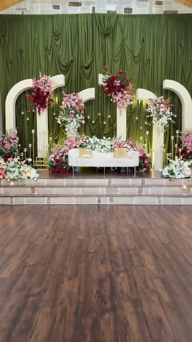 Post 9 by 4DECORATORS on Instagram (video)