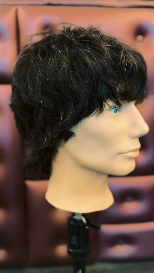 Post 3 by Ron Lopez - Curl Specialist/Colorist/Haircutter/Razor Specialist on Instagram (video)