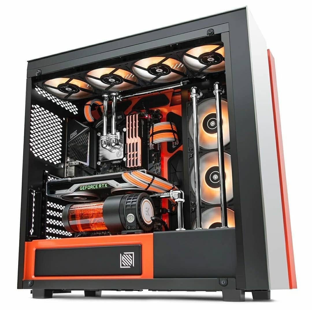 Post 1 by Lyquid PCs on Instagram (carousel)