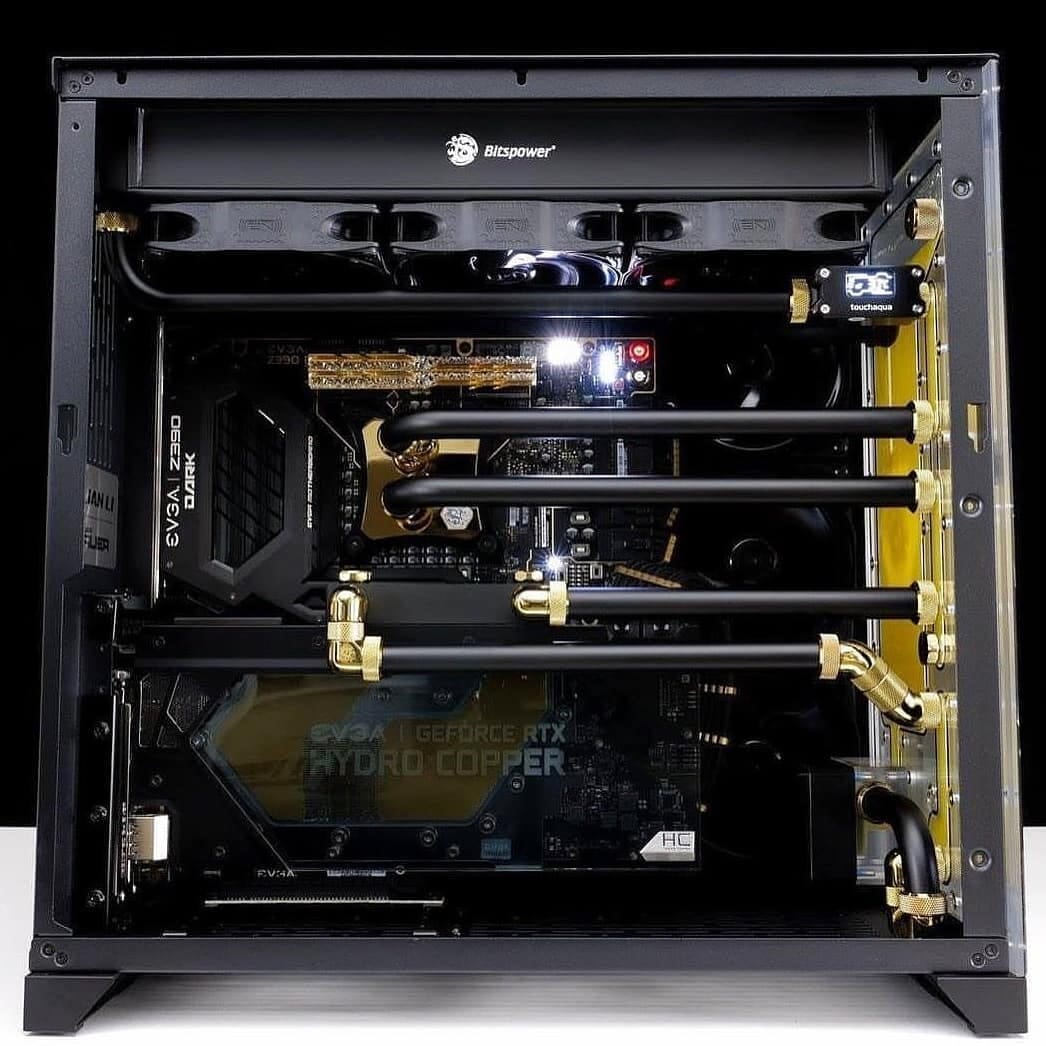 Post 5 by Lyquid PCs on Instagram (carousel)