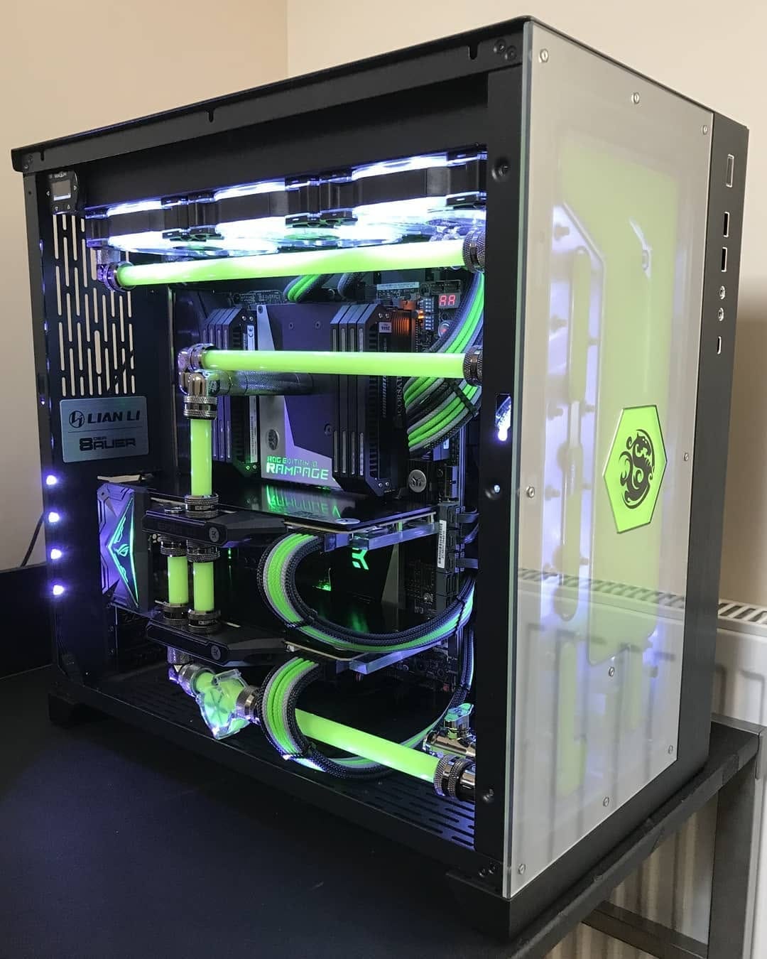 Post 10 by Lyquid PCs on Instagram (carousel)