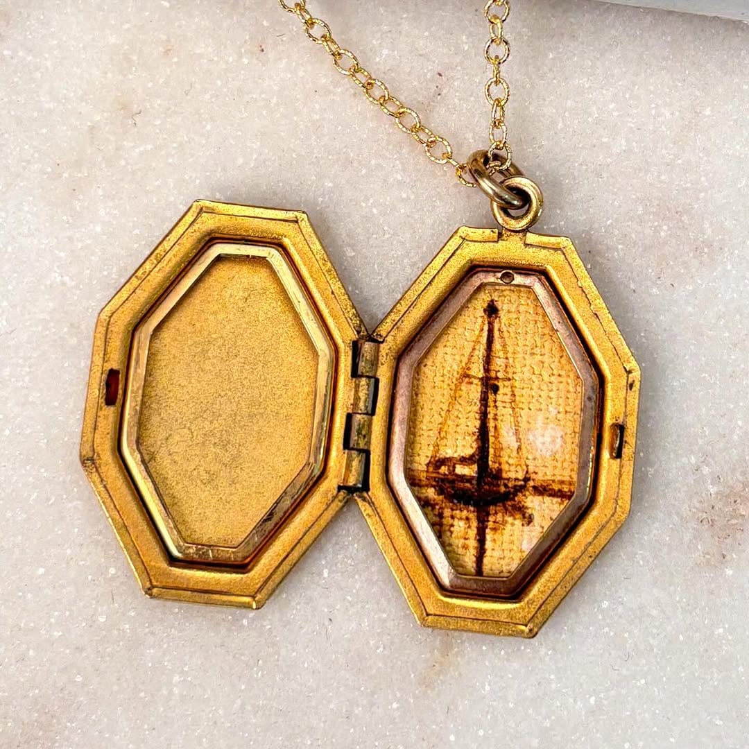Post 7 by Leah Hollrock Fine Art & Jewelry on Instagram (image)