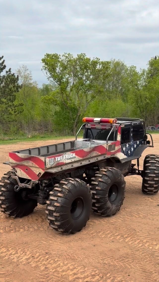 Post 2 by TUT TRUCK on Instagram (video)