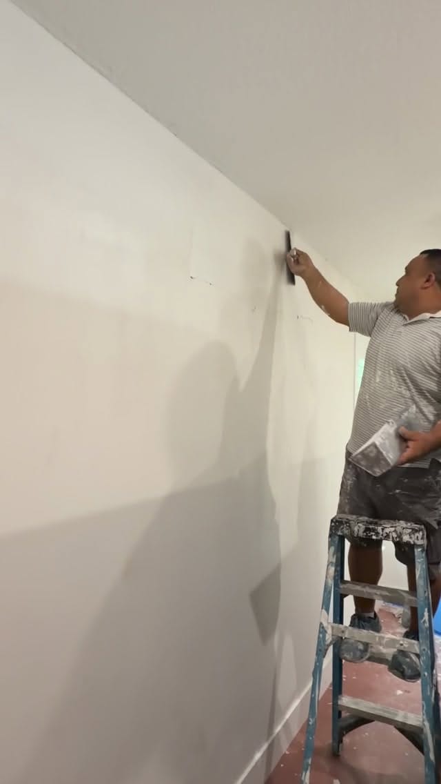 Post 4 by D&L wall design Wallpaper installers  786-389-3914 on Instagram (video)