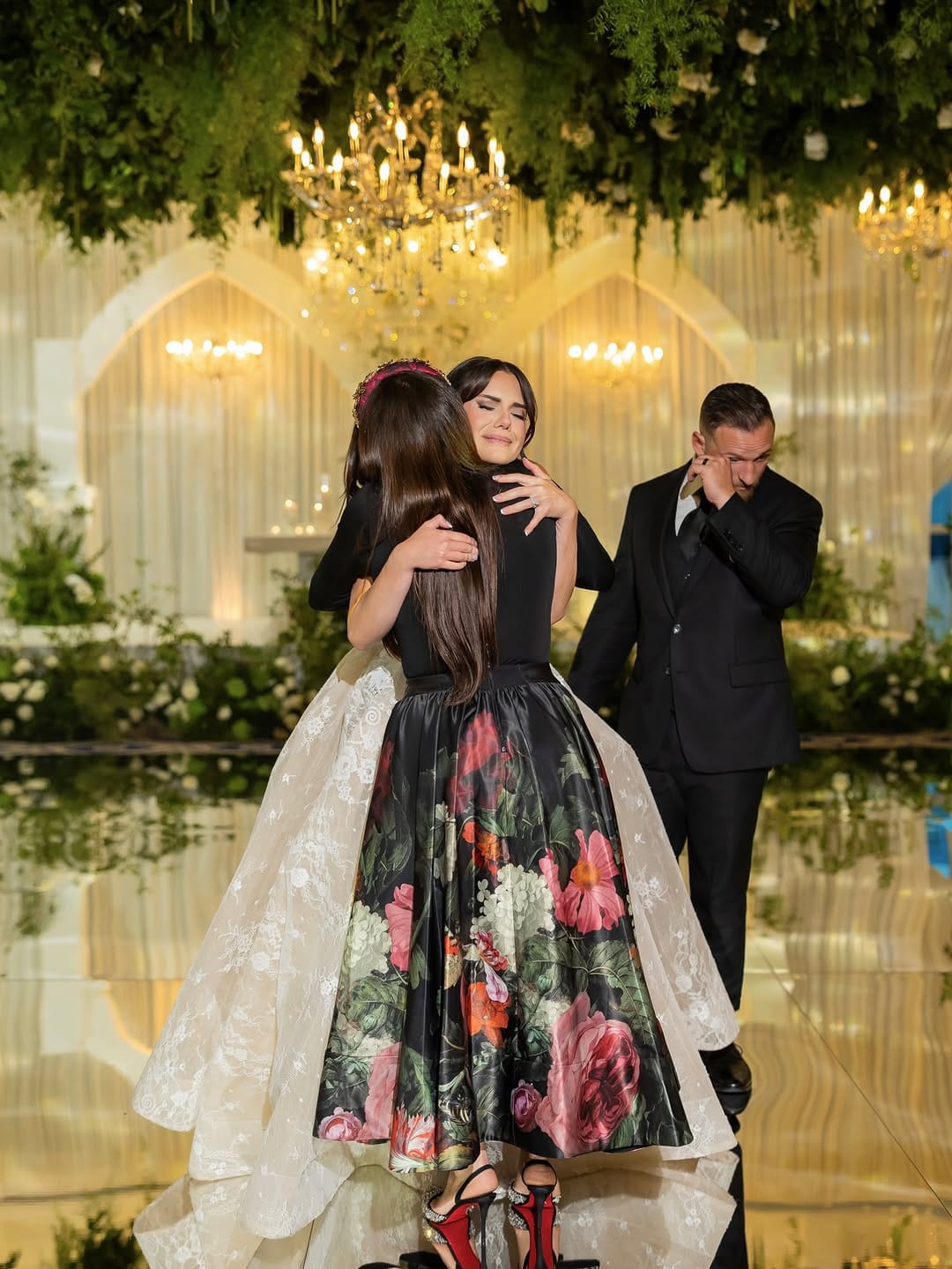 Post 4 by Yazmin Osorio | Wedding & Event Planner on Instagram (carousel)