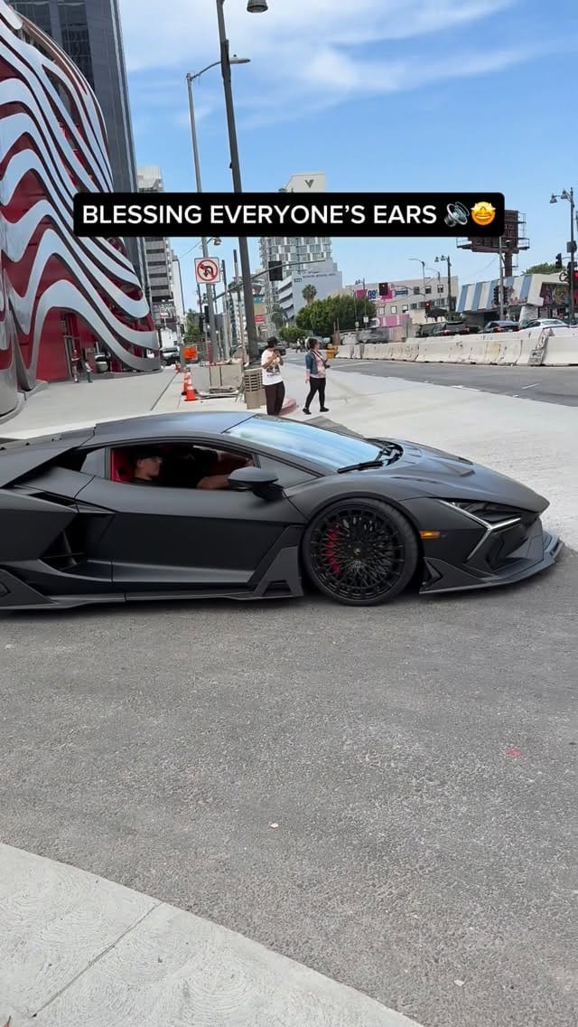 Post 2 by Gintani on Instagram (video)