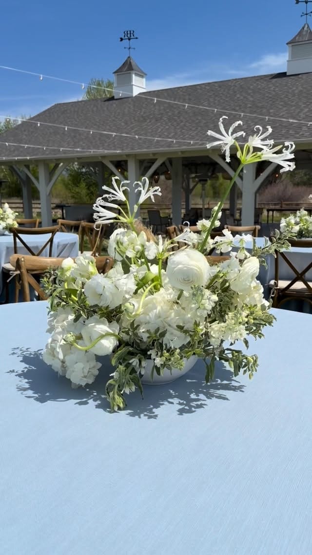 Post 5 by LA FÊTE  floral & events on Instagram (video)