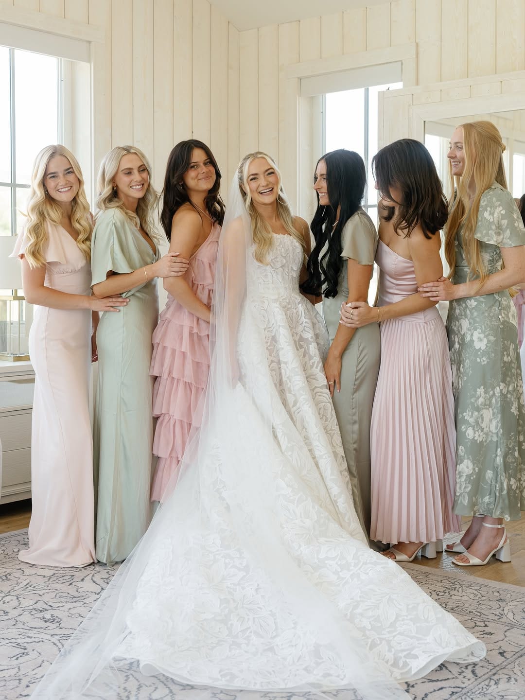 Post 6 by LA FÊTE  floral & events on Instagram (carousel)
