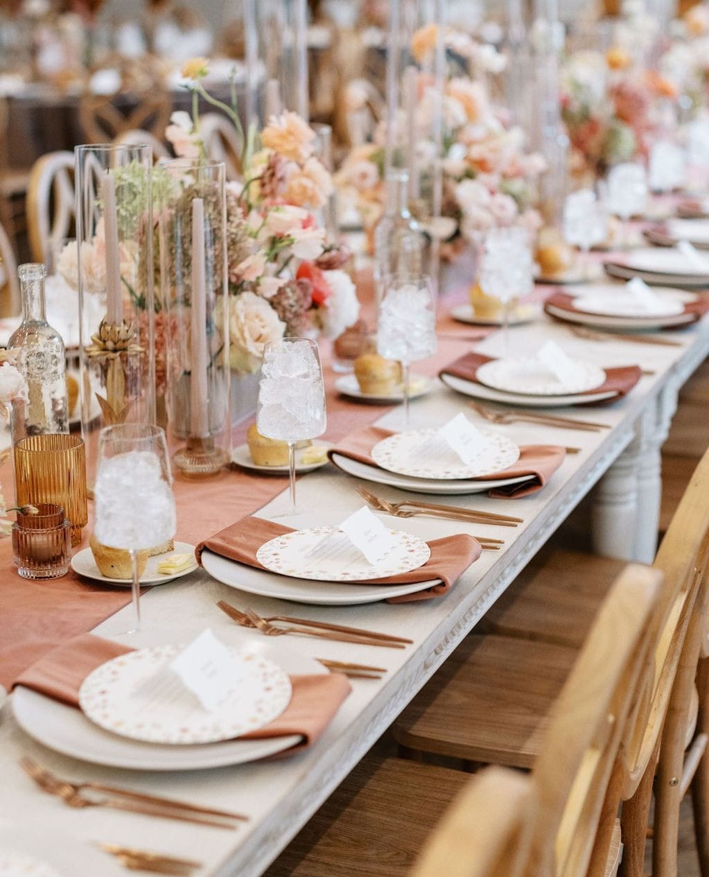 Post 10 by LA FÊTE  floral & events on Instagram (carousel)