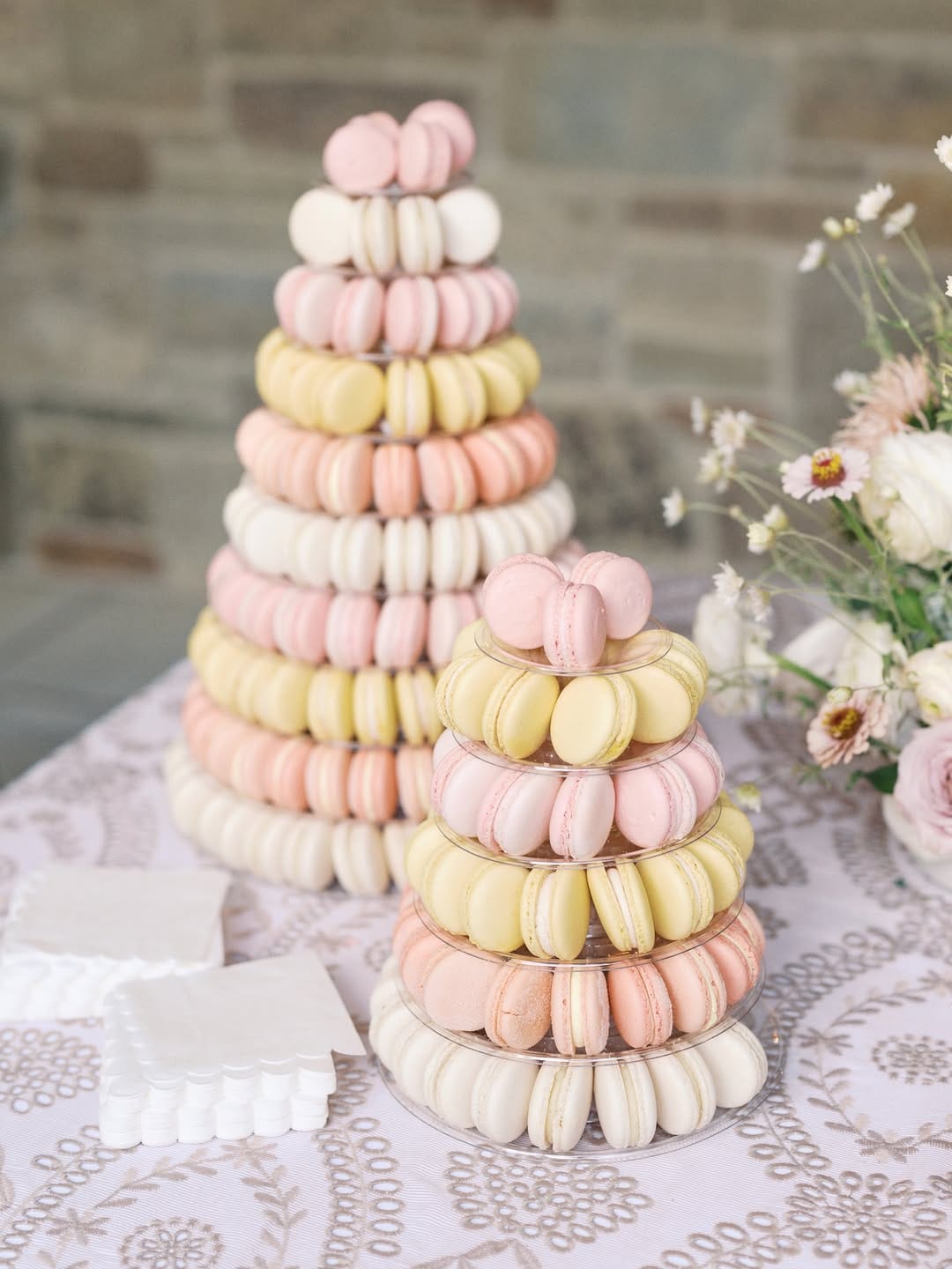 Post 9 by LA FÊTE  floral & events on Instagram (carousel)