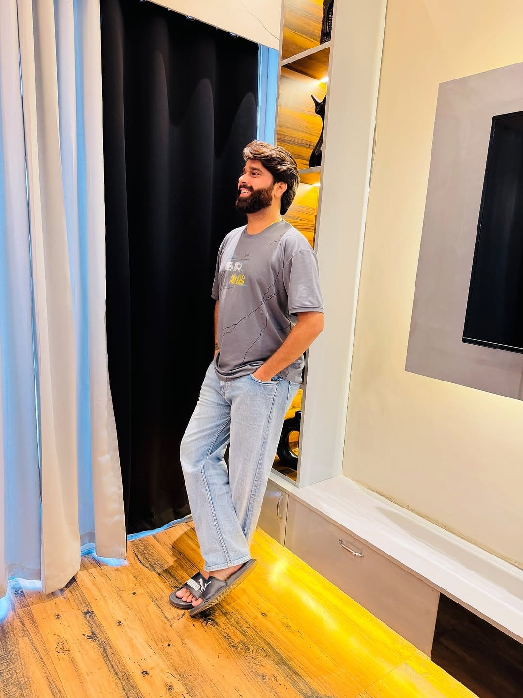 Post 9 by 𝐍𝐢𝐓𝐢𝐬𝐡 𝐂𝐡𝐚𝐧𝐝𝐞𝐥 (𝐆𝐮𝐫𝐣𝐚𝐫) on Instagram (image)