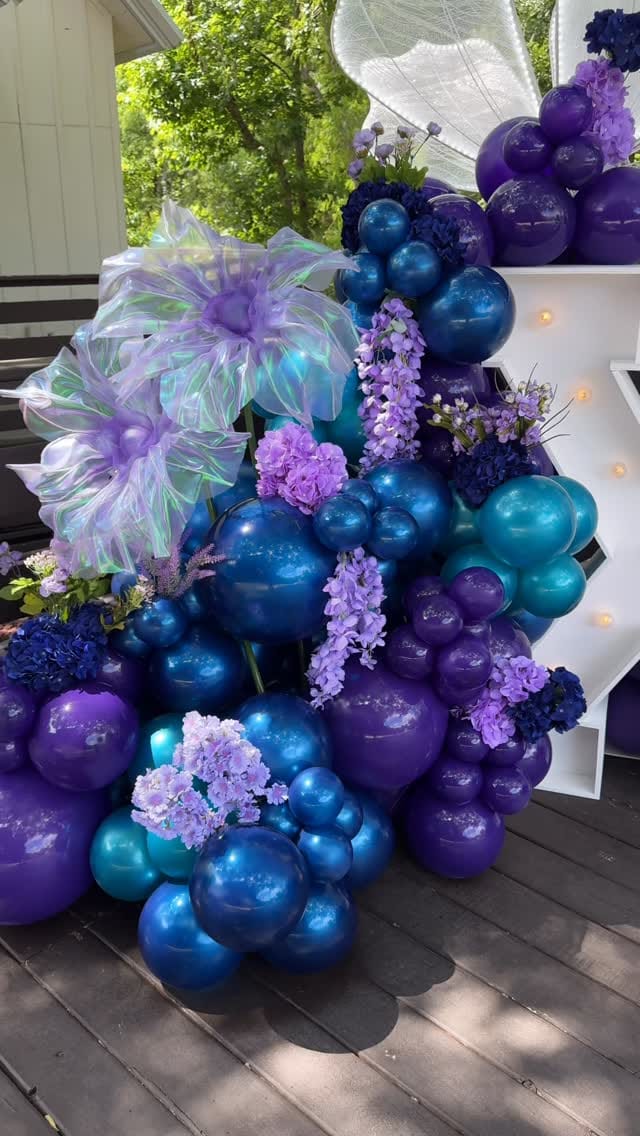 Post 3 by Laura's Balloons Decorations on Instagram (video)