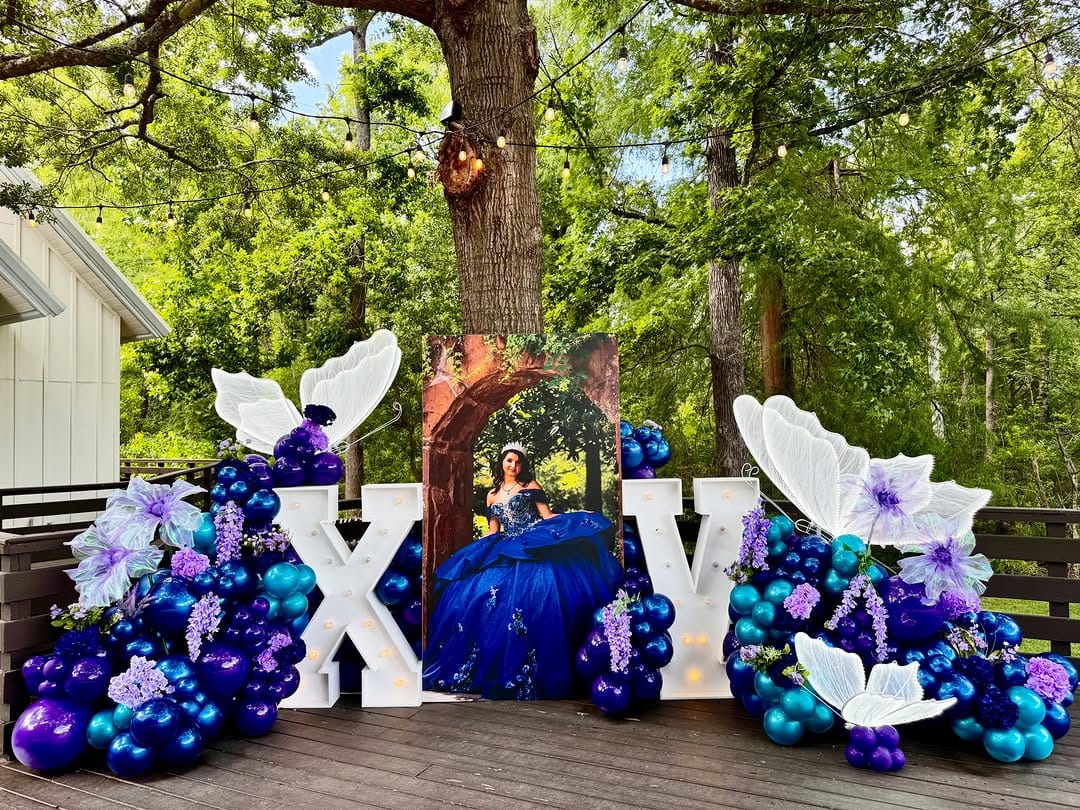 Post 2 by Laura's Balloons Decorations on Instagram (image)