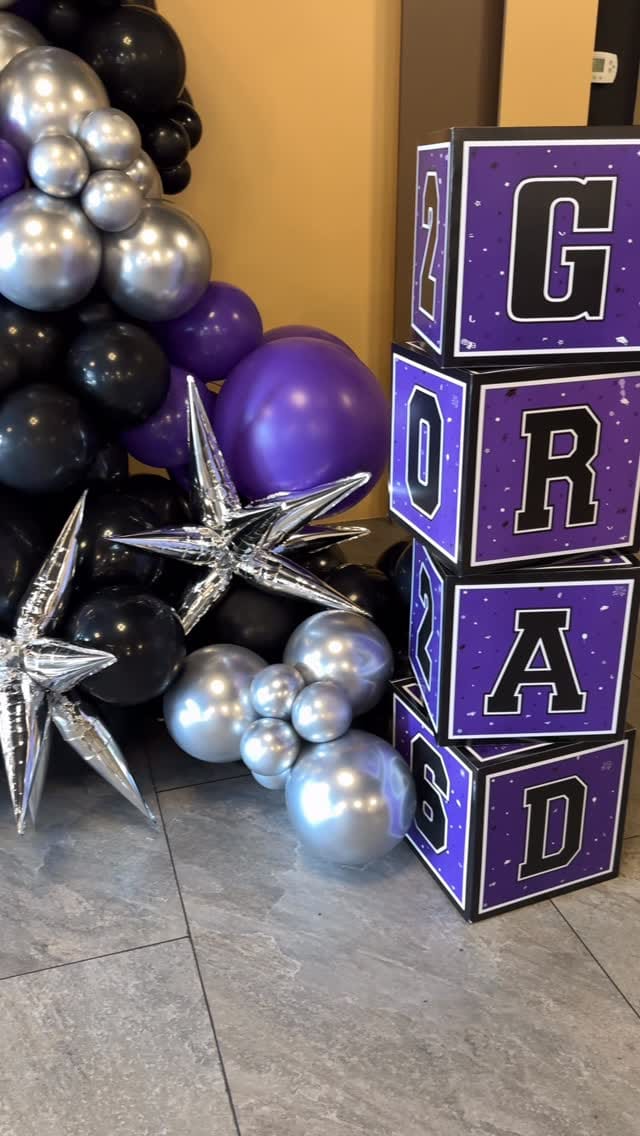Post 6 by Laura's Balloons Decorations on Instagram (video)