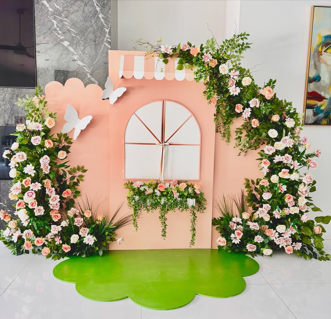 Post 7 by Laura's Balloons Decorations on Instagram (image)