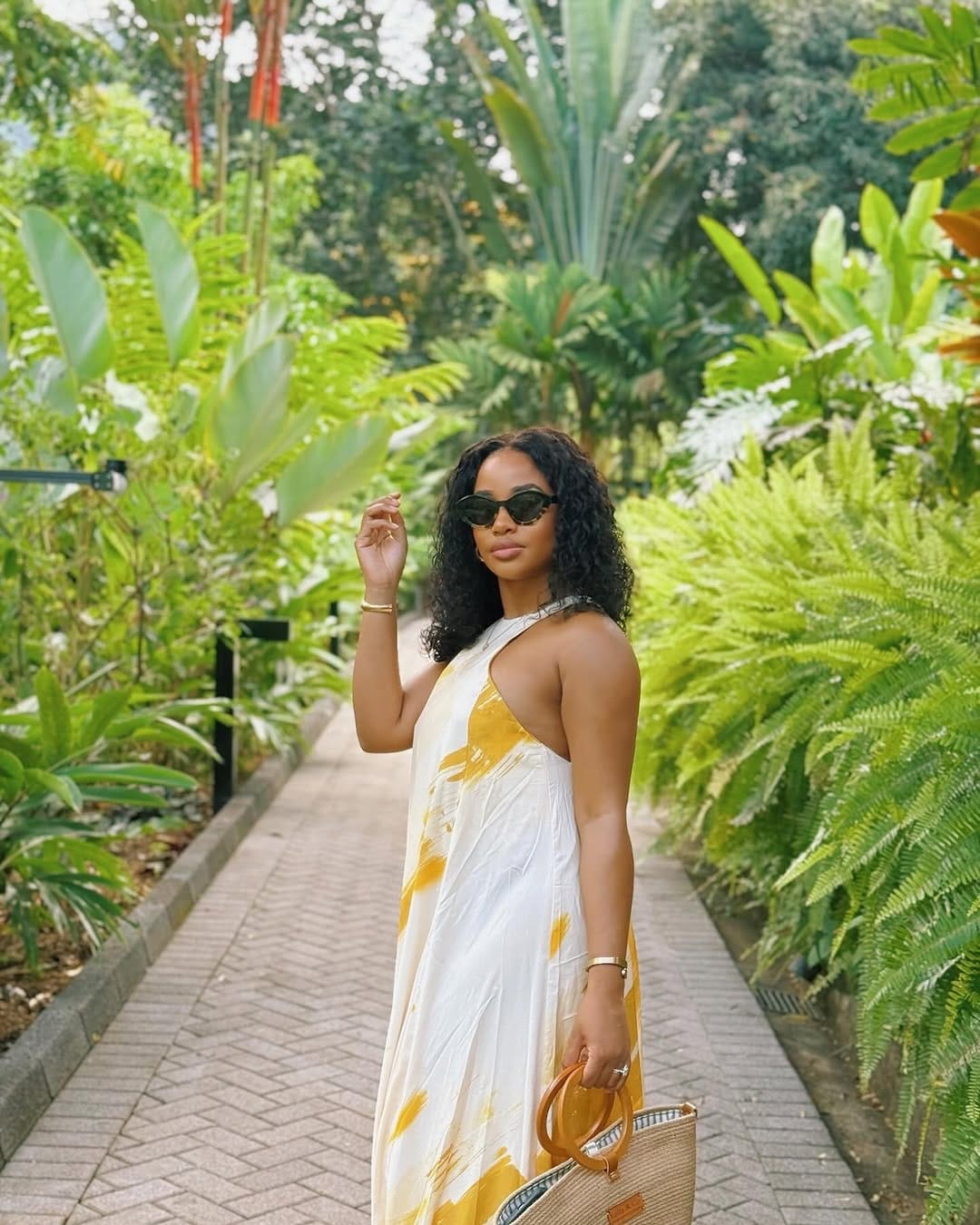 Post 8 by Tapiwa Lynn Mercedes💋 on Instagram (carousel)