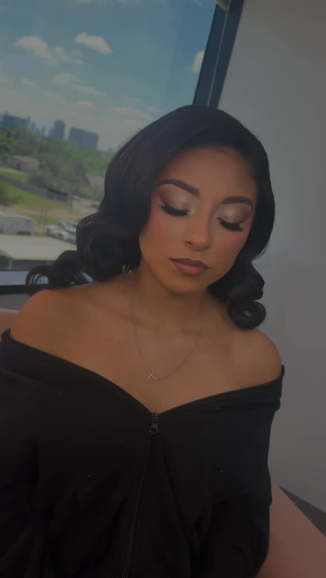 Post 5 by Professional Makeup Artist | HTX on Instagram (video)