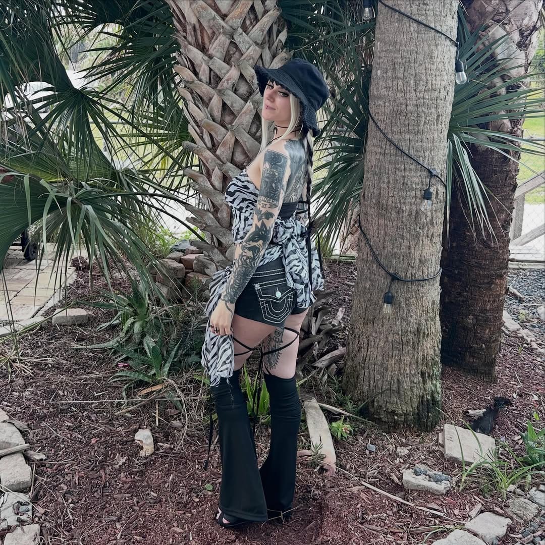 Post 9 by chloe 🕷 on Instagram (carousel)