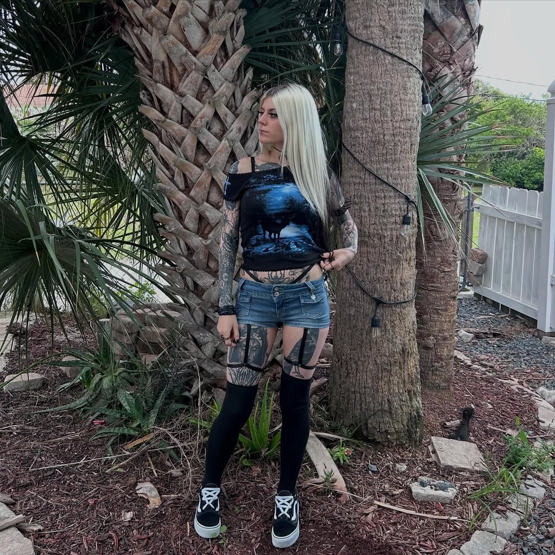 Post 5 by chloe 🕷 on Instagram (carousel)
