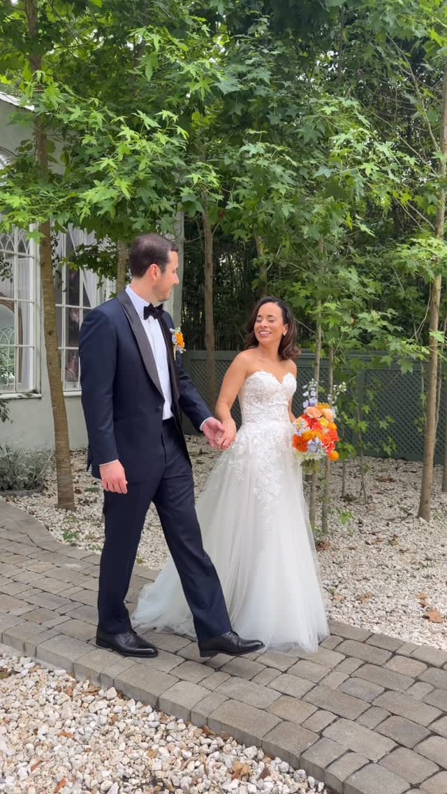 Post 4 by Texas Micro Weddings | Veronica on Instagram (video)