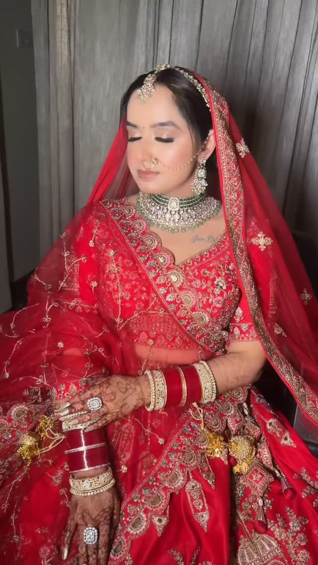 Post 8 by poonam tolani on Instagram (video)