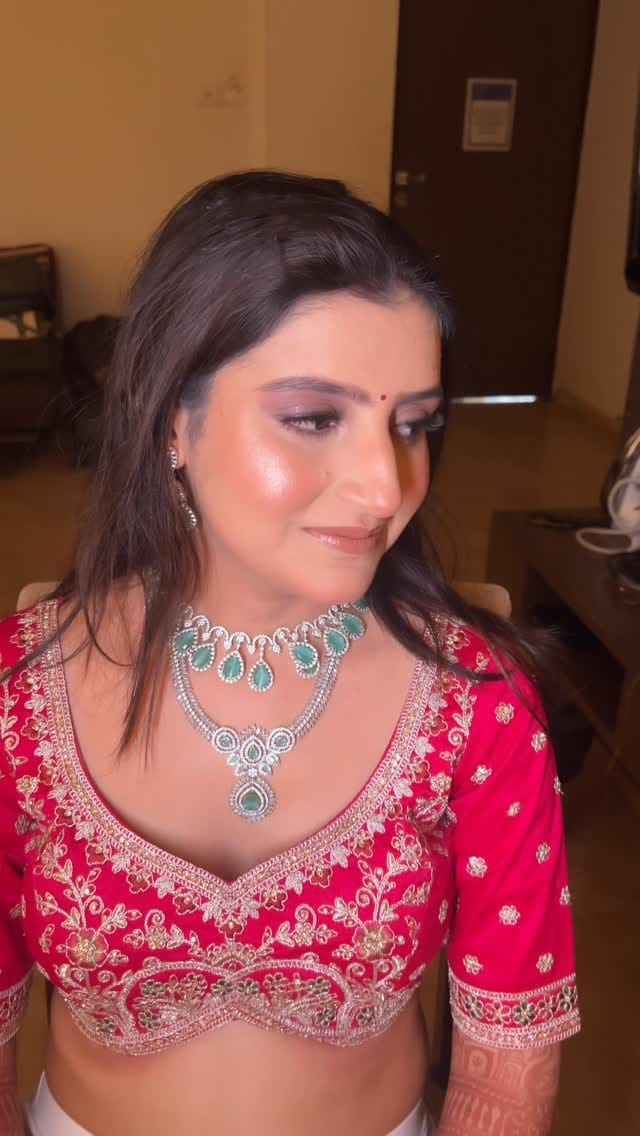 Post 2 by poonam tolani on Instagram (video)