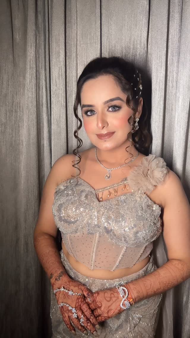 Post 1 by poonam tolani on Instagram (video)