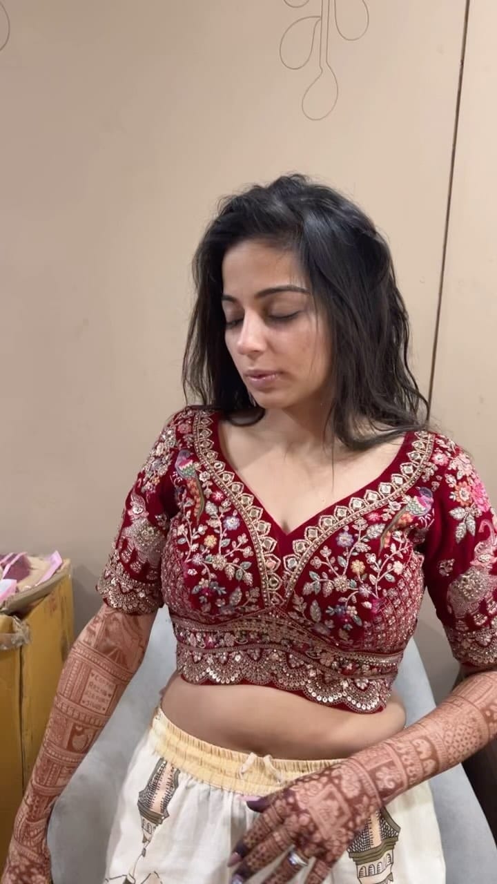 Post 9 by poonam tolani on Instagram (video)