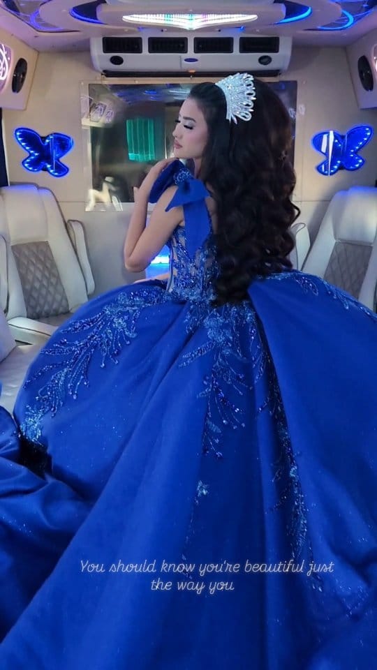 Post 9 by Colombia Party Bus on Instagram (video)