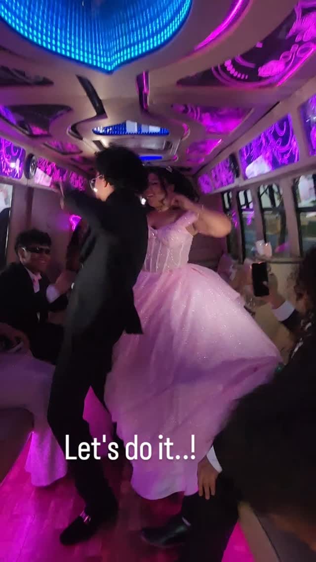 Post 5 by Colombia Party Bus on Instagram (video)