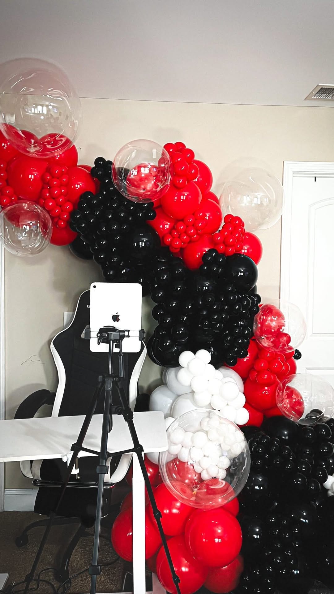 Post 4 by CenShae BFS (Balloon Formula Specialist) on Instagram (video)
