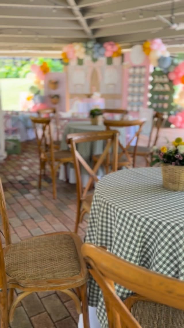 Post 10 by Artsy Party Styling on Instagram (video)