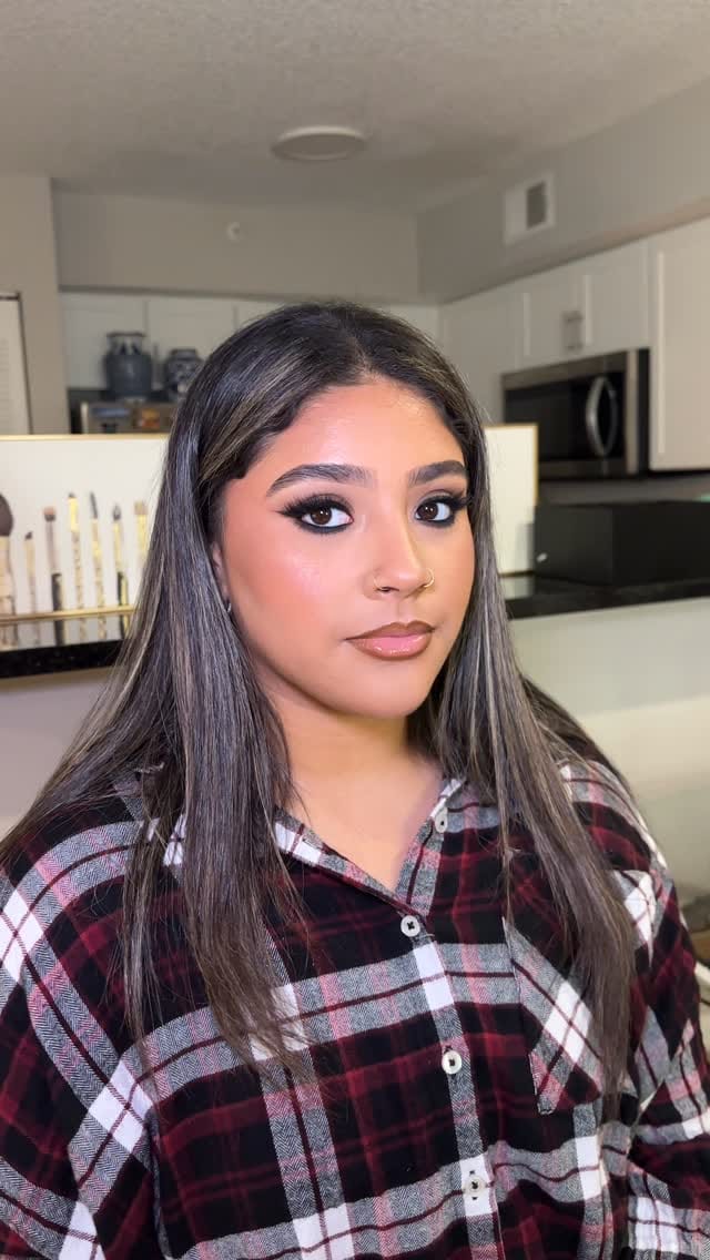 Post 3 by A  S  I  A - D. 🤍 Makeup Artist South Florida on Instagram (video)
