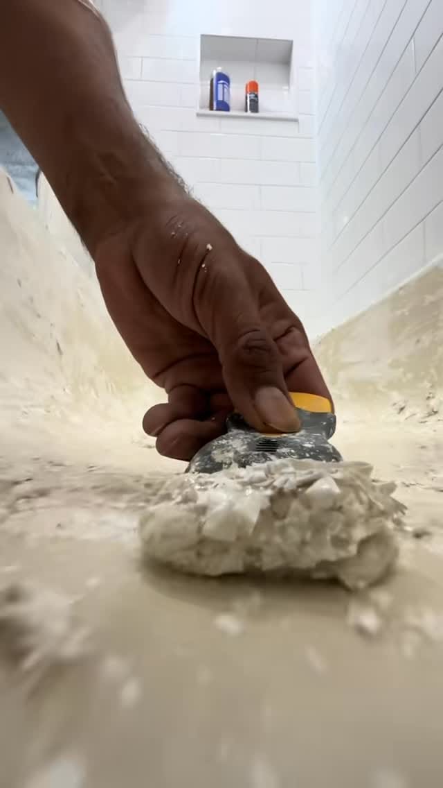 Post 3 by Bathtub Reglazing Specialist on Instagram (video)