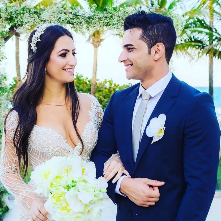 Post 5 by Happily Ever After on Instagram (image)