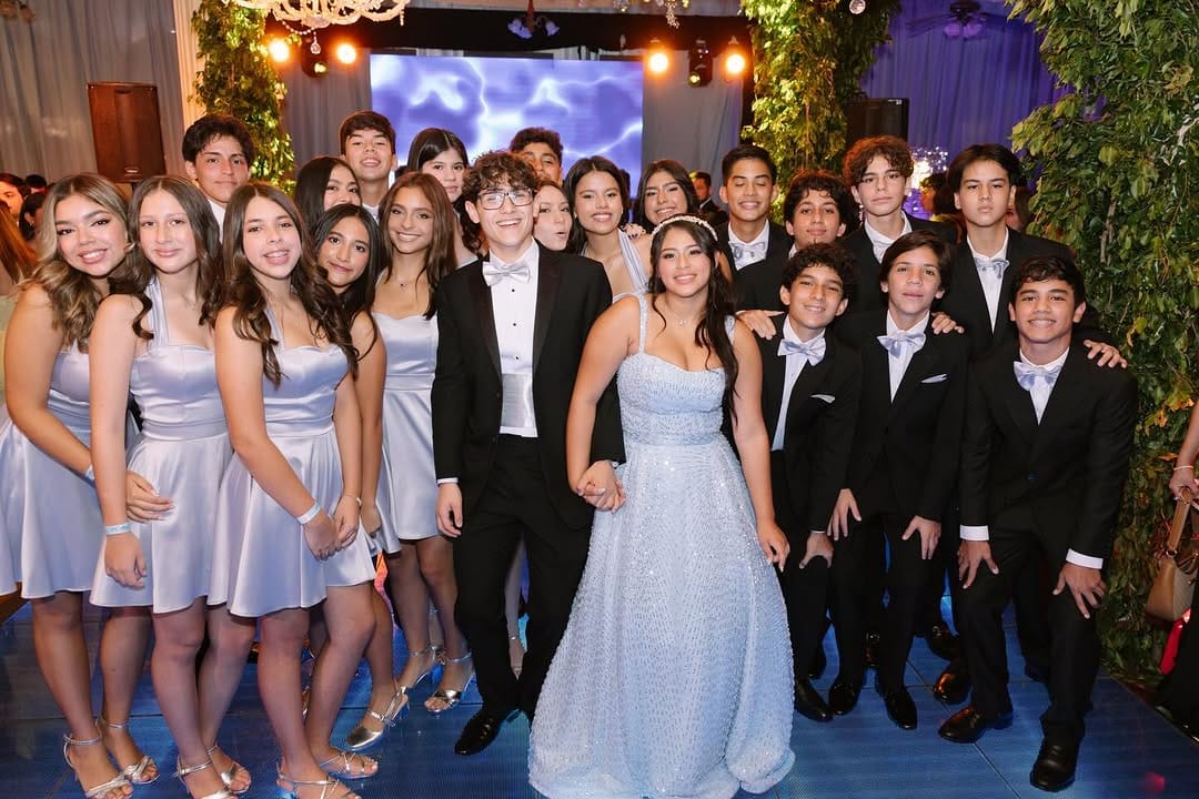 Post 8 by Laura Bermúdez on Instagram (carousel)