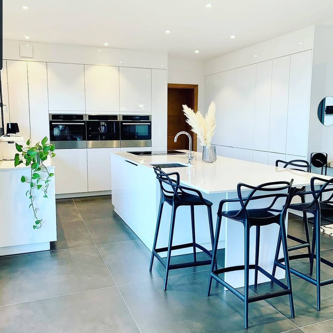 Post 9 by S&F on Instagram (image)