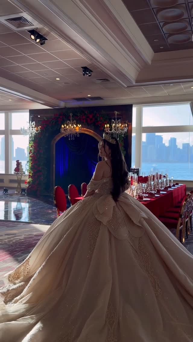 Post 6 by Sissi del Rey, Event Stylist on Instagram (video)