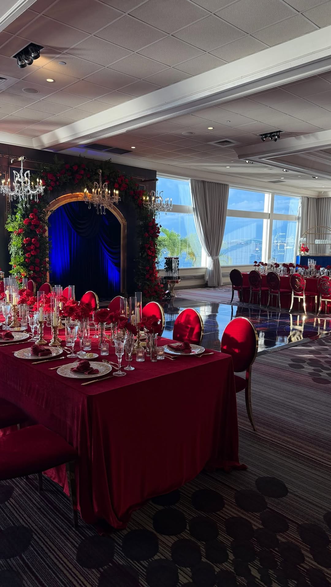 Post 4 by Sissi del Rey, Event Stylist on Instagram (video)