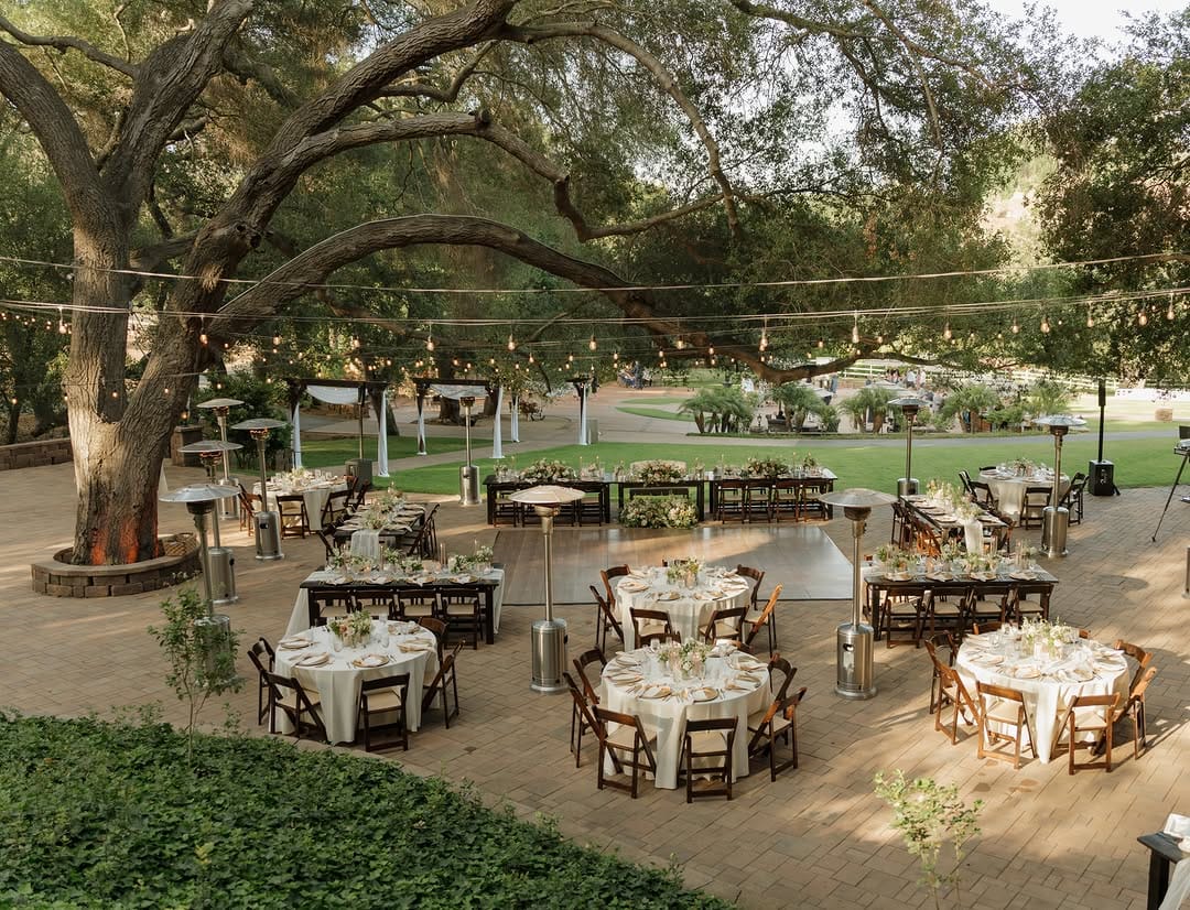 Post 1 by Circle Oak Ranch Weddings on Instagram (image)