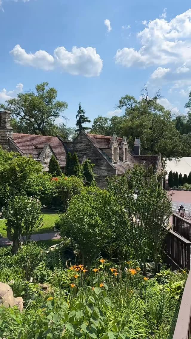 Post 6 by MEYER’S CASTLE - CHICAGO / NWI WEDDING VENUE on Instagram (video)