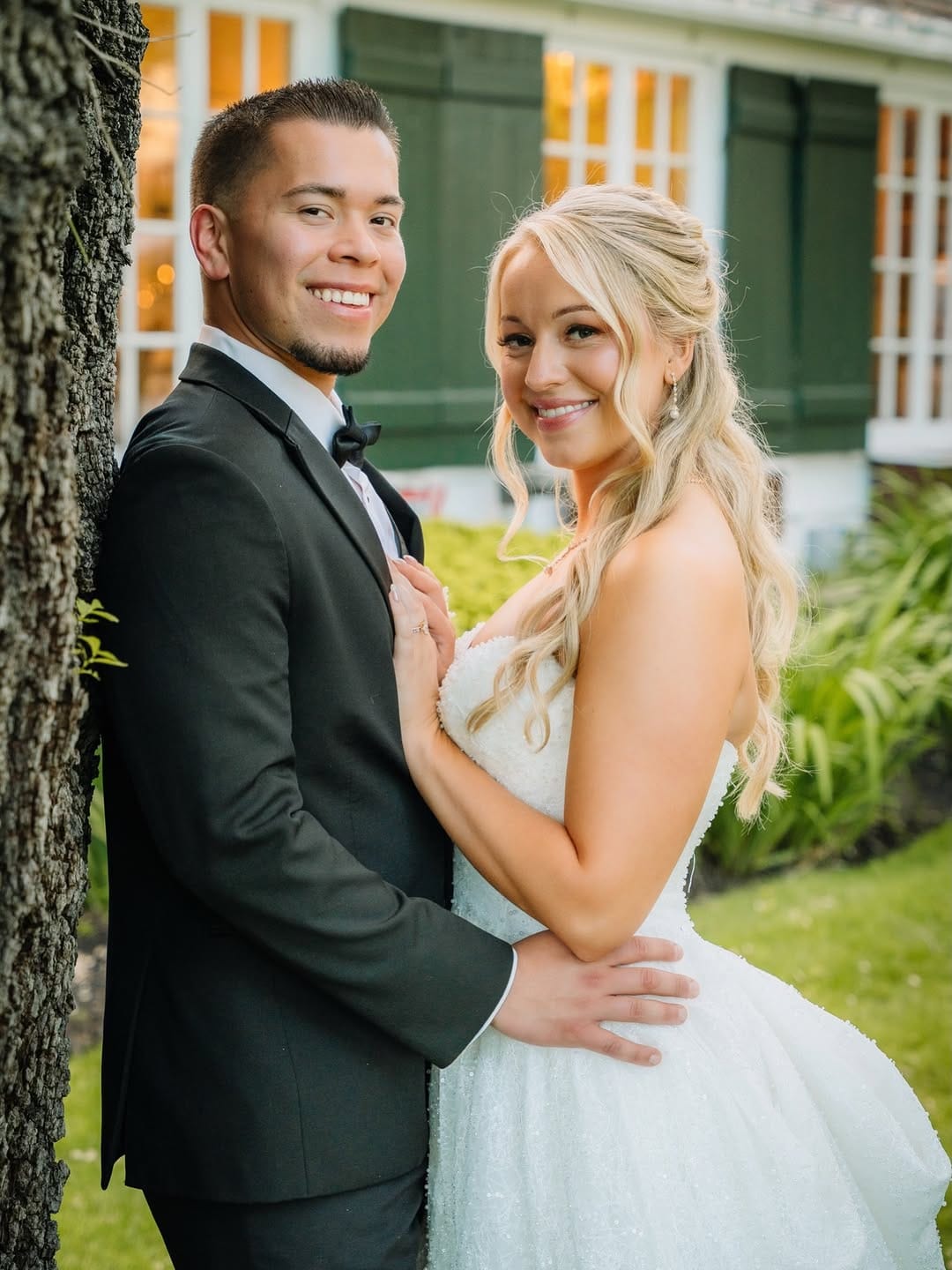Post 1 by Lessing's Weddings on Instagram (image)