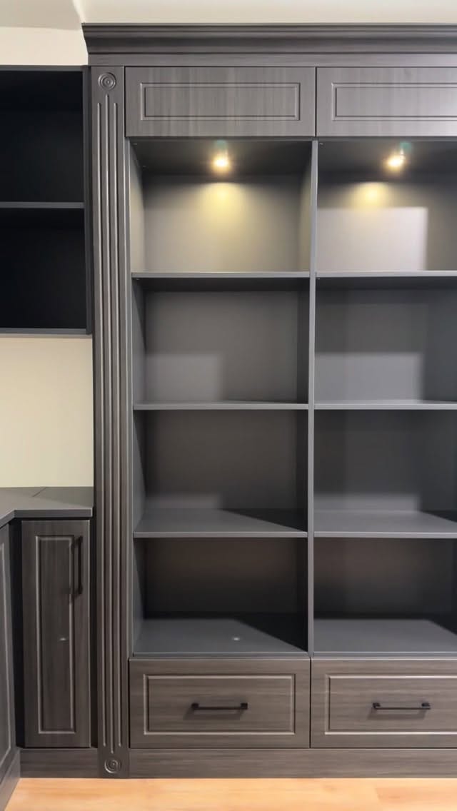 Post 10 by INSPIRED CLOSETS LAS VEGAS 👠 on Instagram (video)