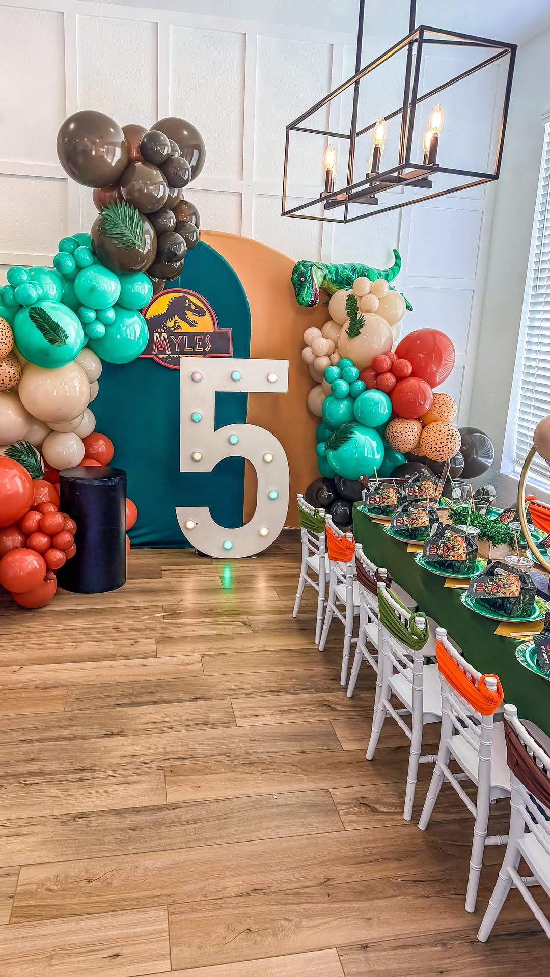 Post 8 by 🎉🩵 Little Lavish Party - Houston Kids Birthday Party + Balloons on Instagram (video)