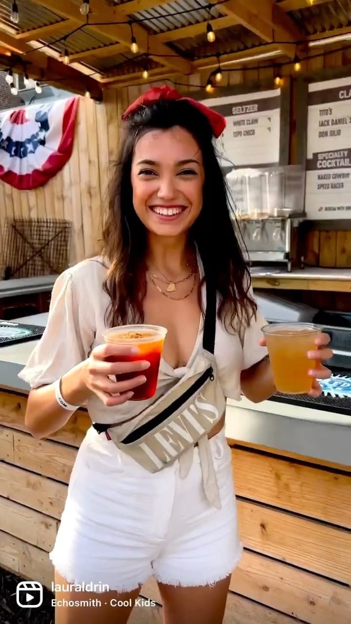 Post 9 by Neon Summer Chicago on Instagram (video)
