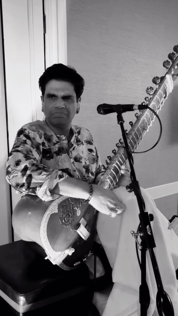 Post 6 by Ronobir Lahiri on Instagram (video)