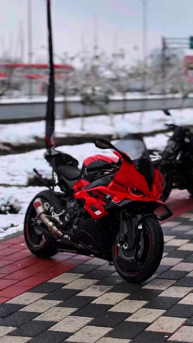 Post 2 by S1000RR CLUB on Instagram (video)